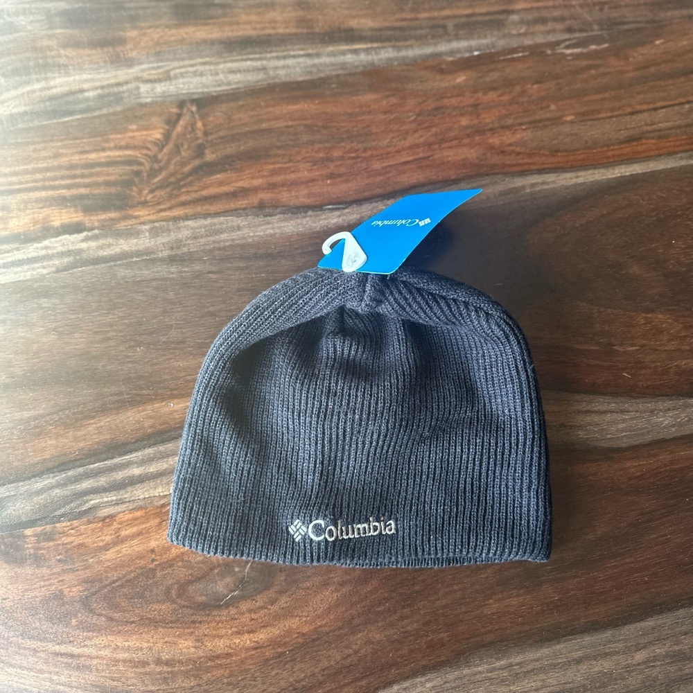 Men’s black Columbia beanie